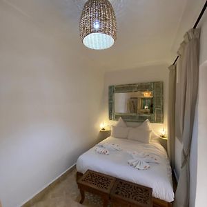 Camera con letto king size in edificio annesso